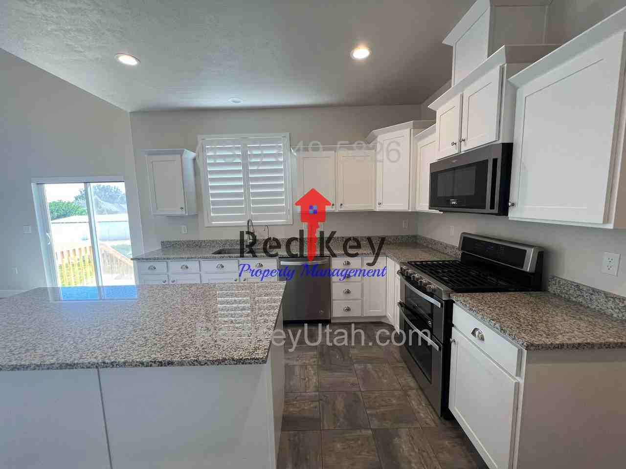 643 S Woodruff Way - Photo 3 of 27