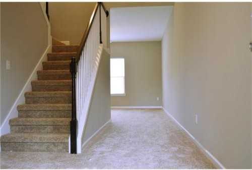 124 Oakmont Dr #124 - Photo 2 of 25