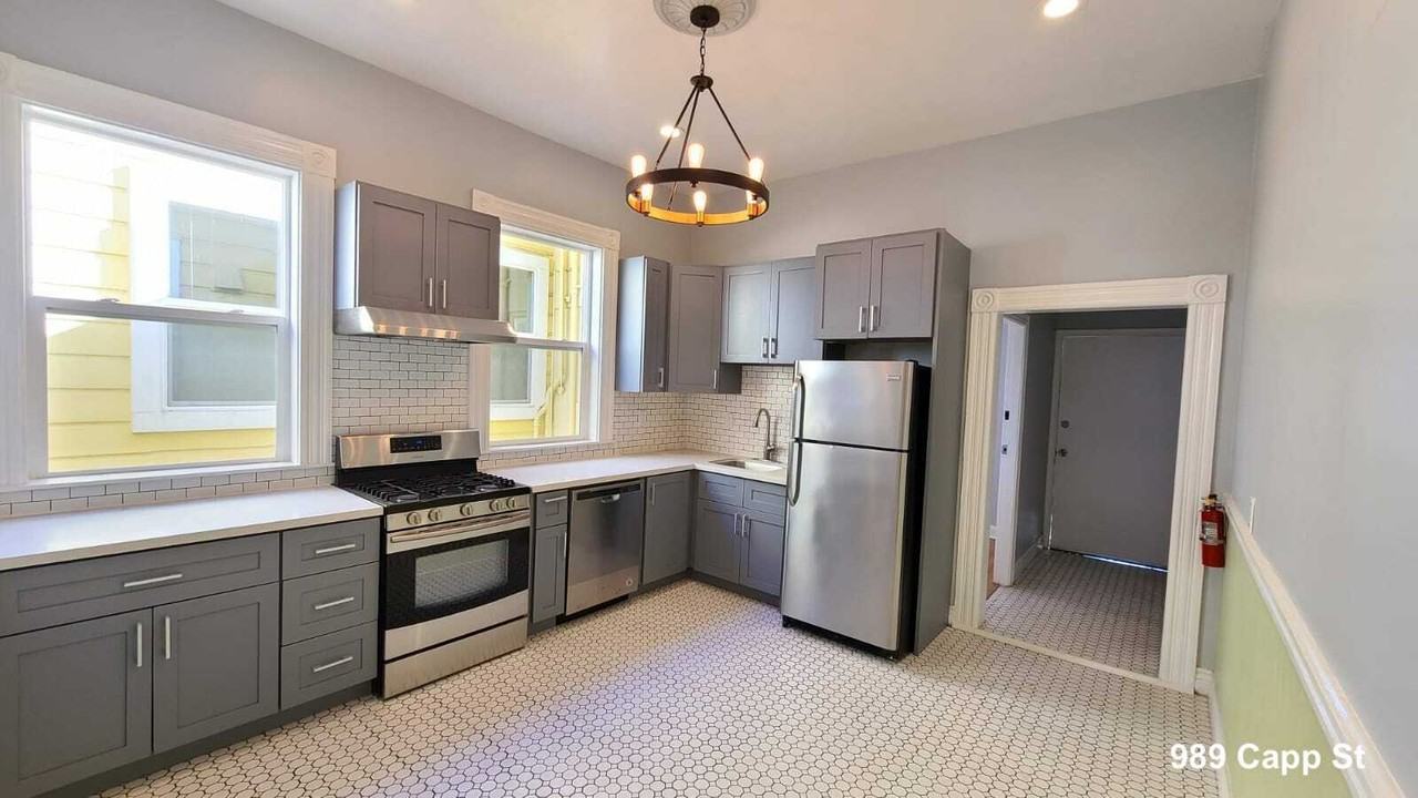 989 Capp St #989 - Photo 7 of 13