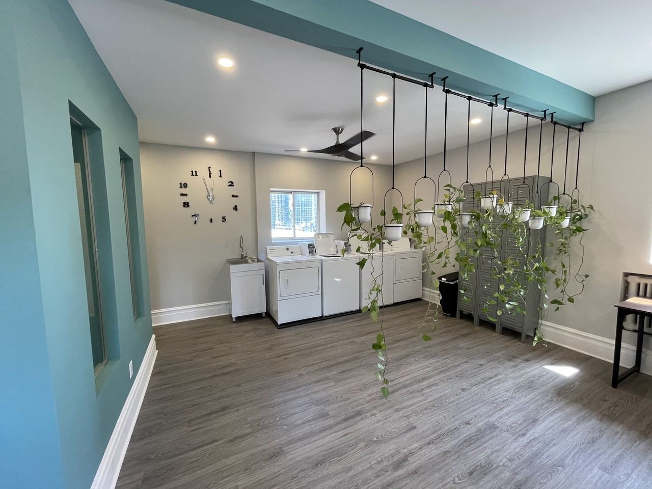 414 Albert St. - Photo 2 of 6