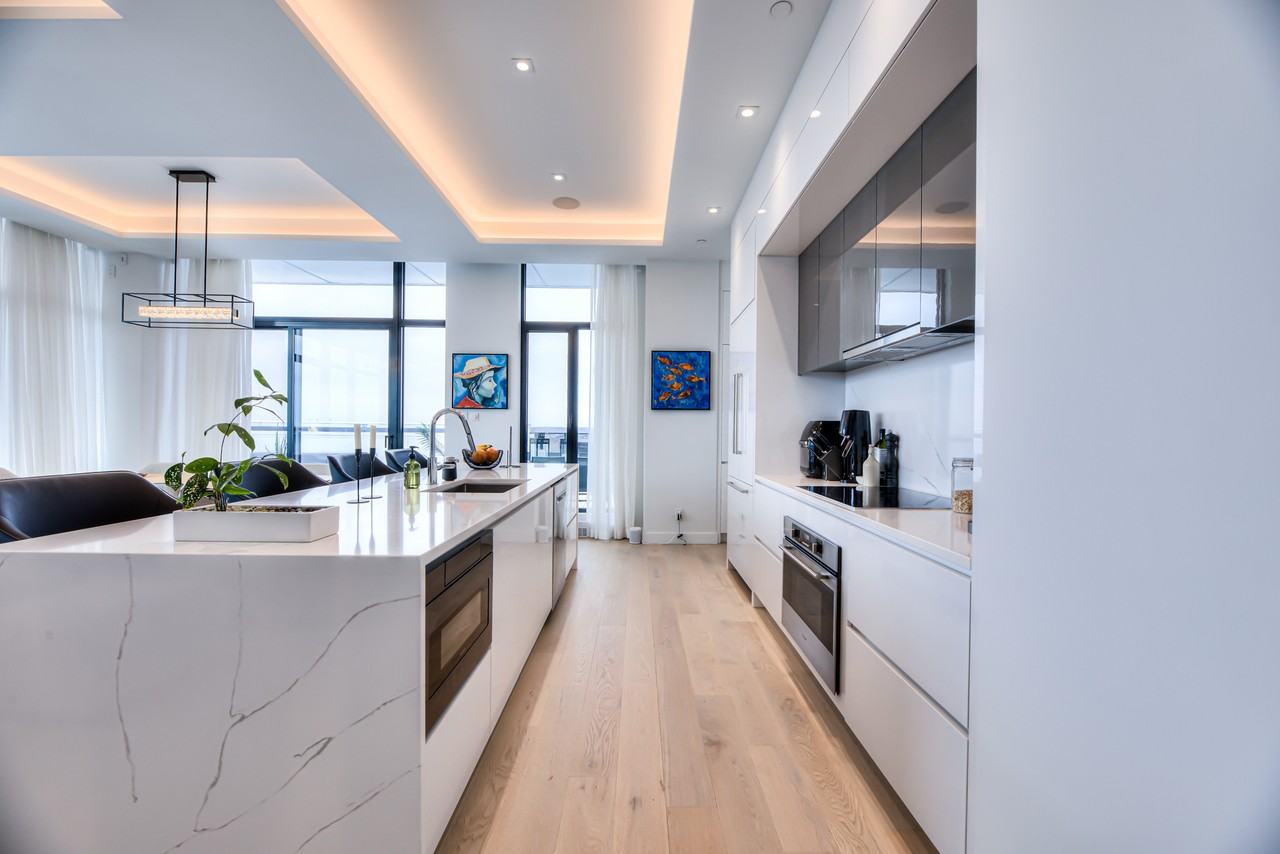 4543 Boulevard Robert-Bourassa #PH - Photo 2 of 22