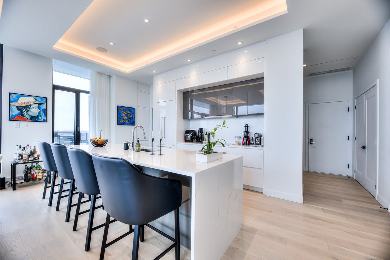 4543 Boulevard Robert-Bourassa #PH - Photo 3 of 22