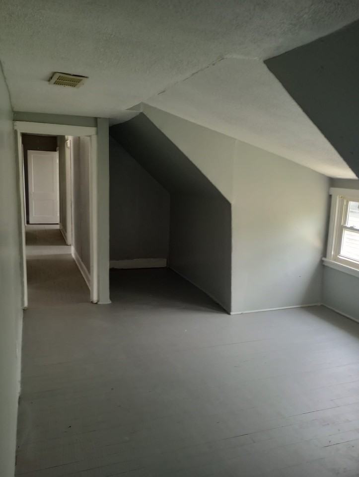 414 N Wayne Ave - Photo 3 of 17