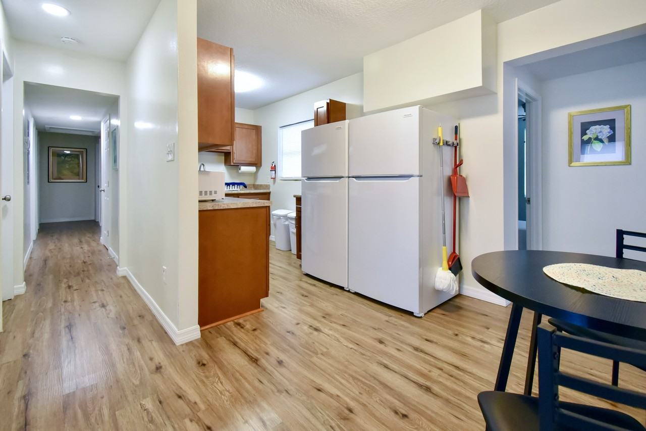 Dolphin Ave - Photo 4 of 7