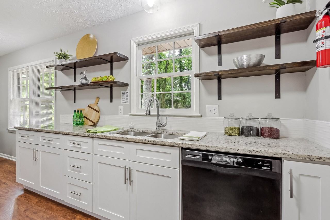 Tyson Dr - Photo 5 of 11