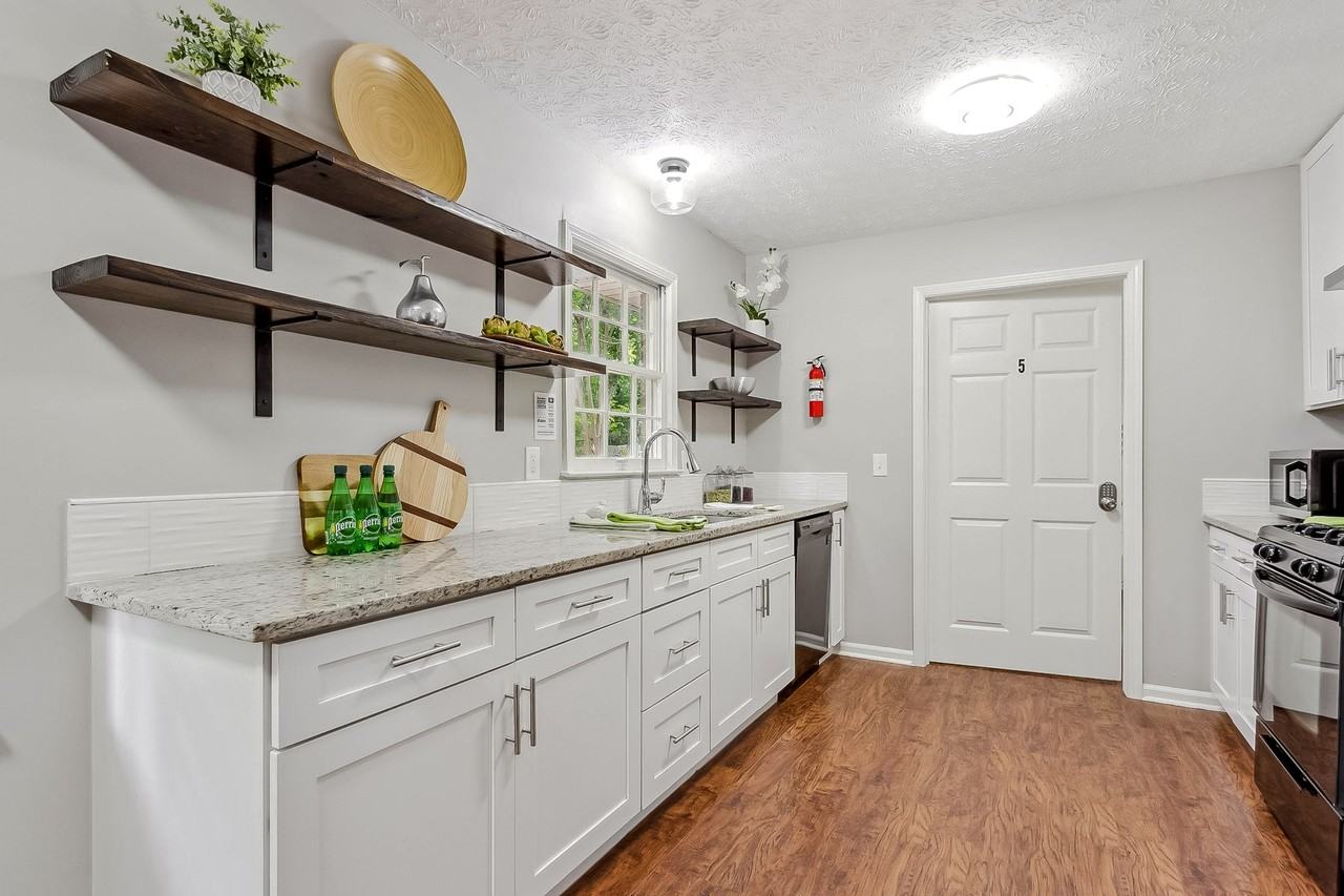 Tyson Dr - Photo 7 of 11