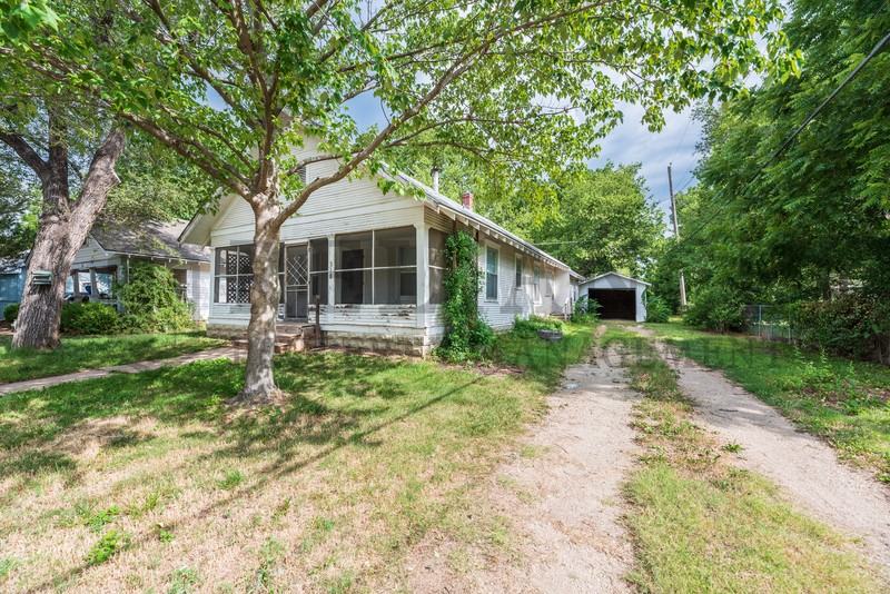 318 W Carr Ave - Photo 2 of 23