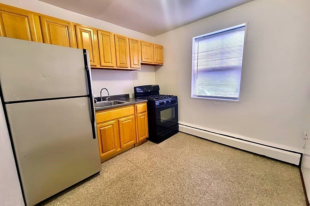 1541 Park Boulevard #B - Photo 3 of 13