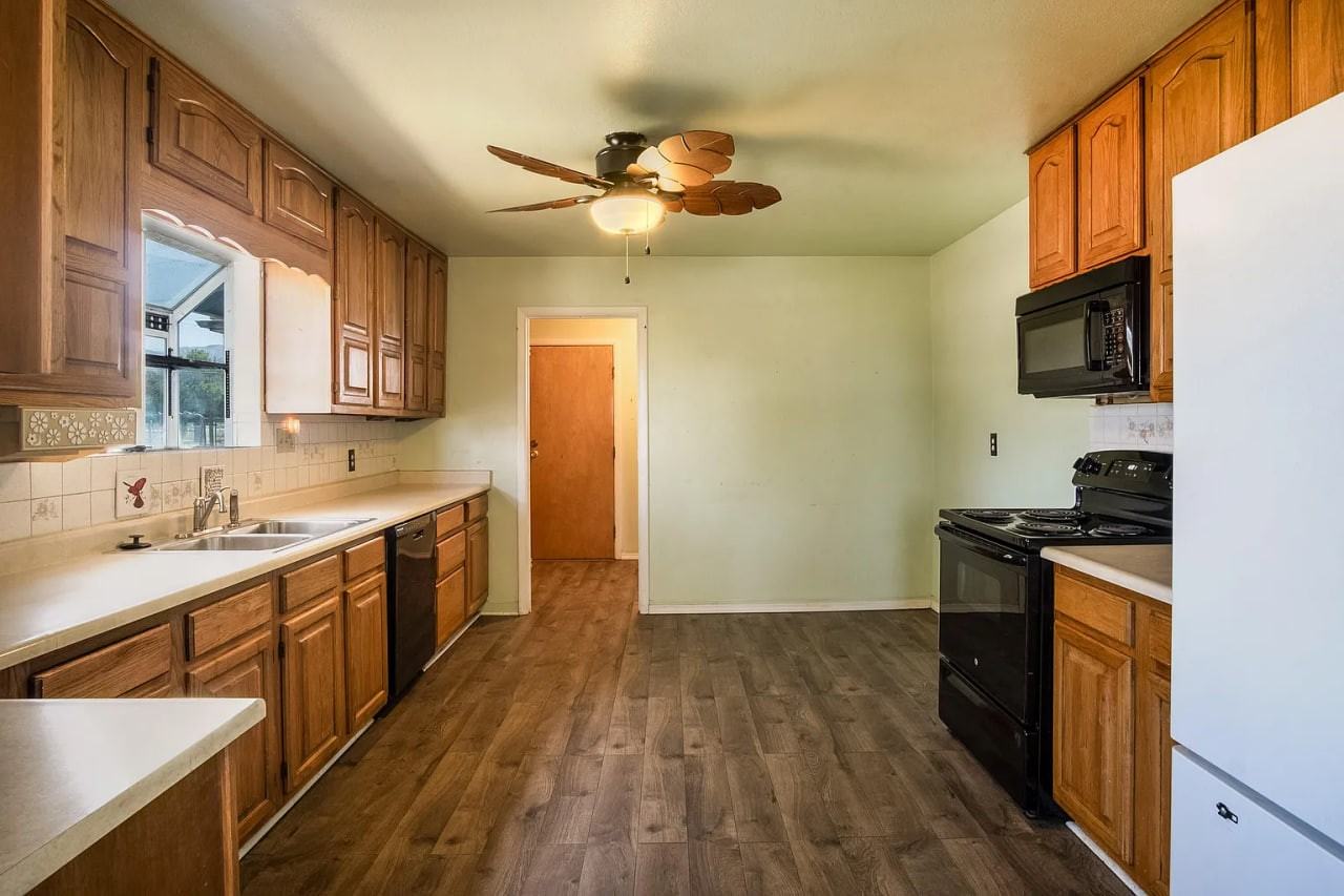 440 General Chennault St Ne #NA - Photo 3 of 9