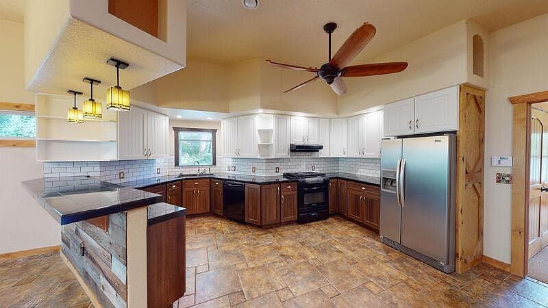 1701 Ivy Pl #NA - Photo 3 of 9