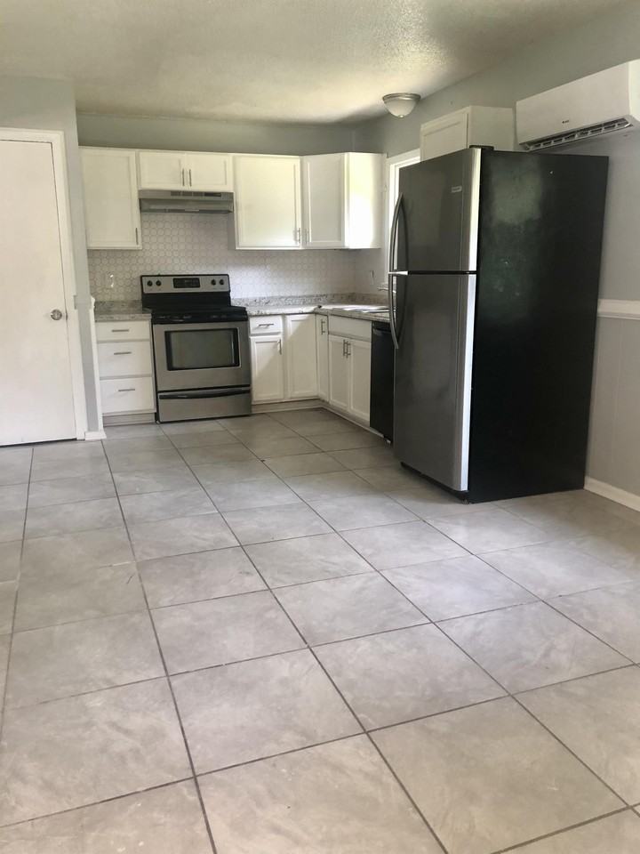 6026 Concho Ct #1 - Photo 4 of 21