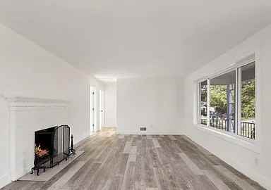 1515 Oakview Drive - Photo 3 of 25