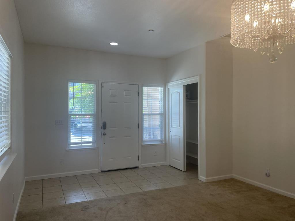 409 Hetherington Cir - Photo 2 of 15