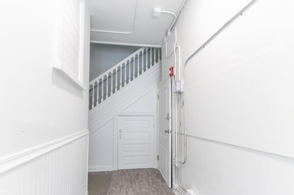 713 Locust St - Photo 3 of 20