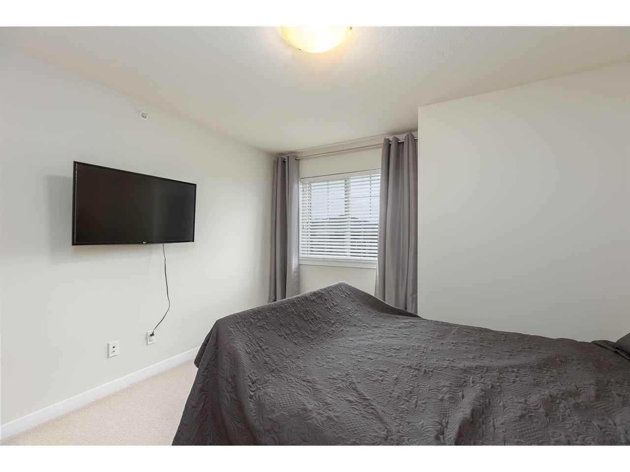 1111 Ewen Avenue - Photo 6 of 37