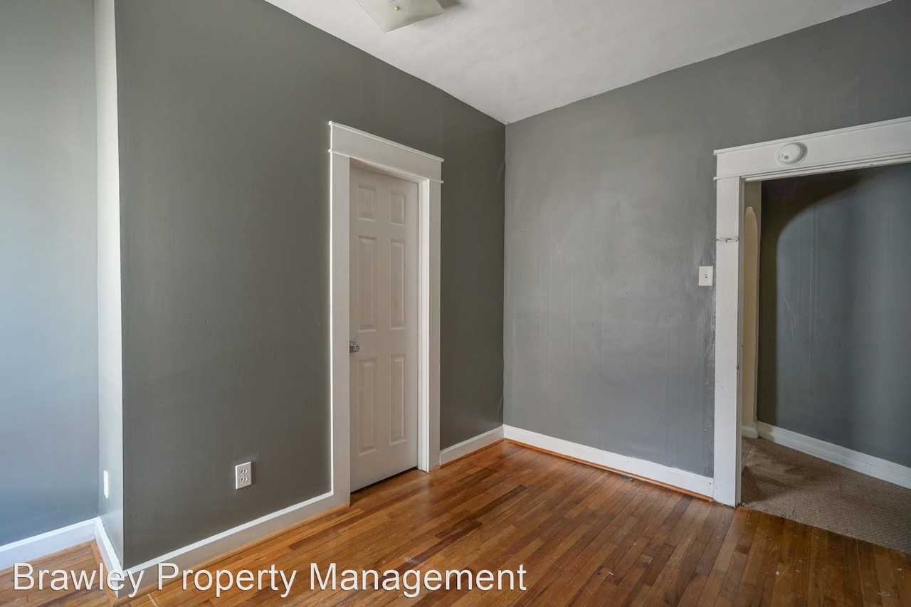 521 N. Dunn St. - Photo 3 of 19