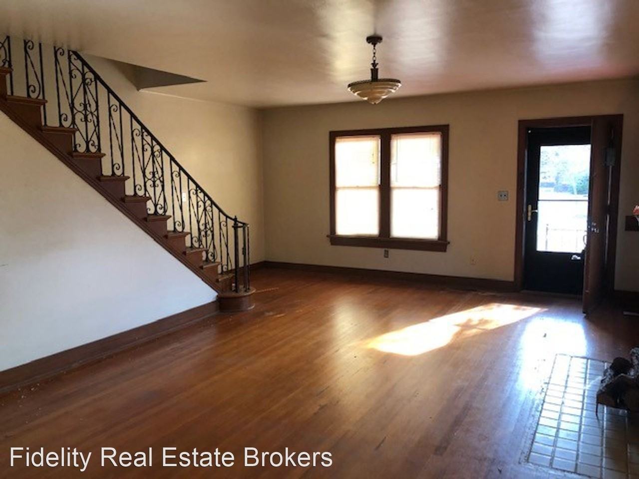 2749 Nw 17th St - Photo 2 of 11