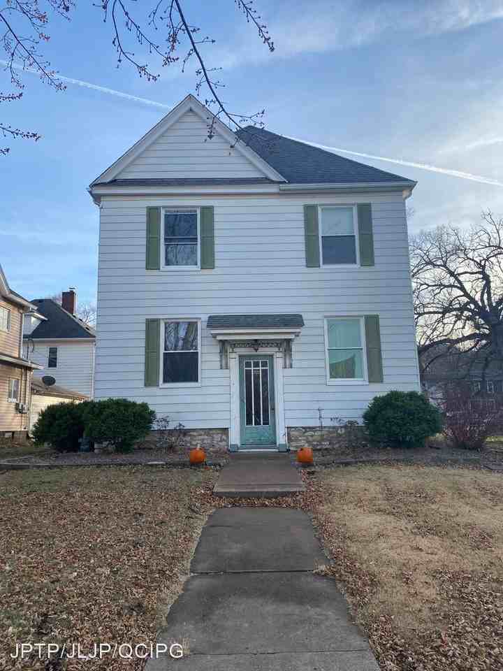 4224 7th Avenue - Photo 2 of 5