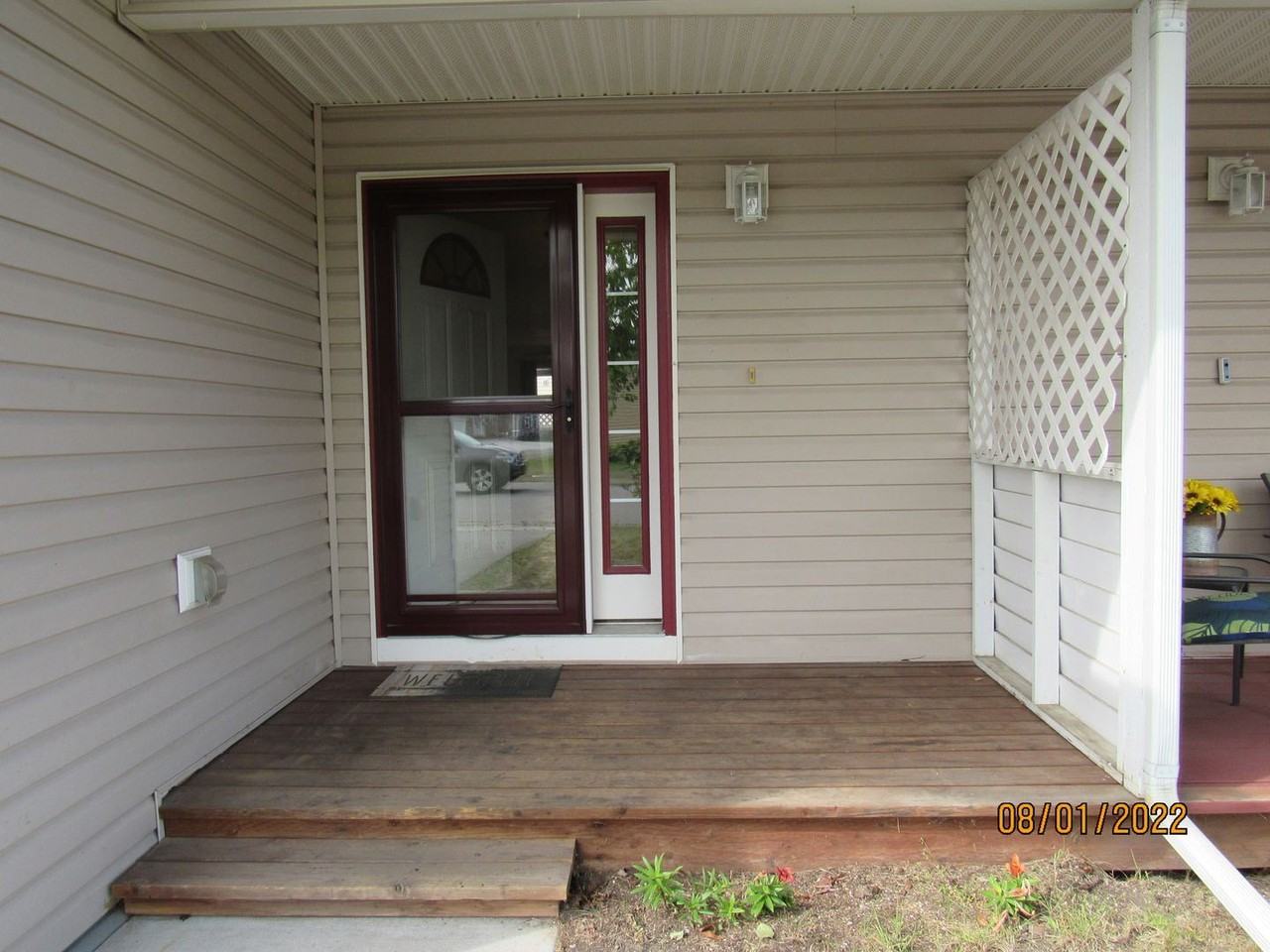 1362 D St - Photo 2 of 15