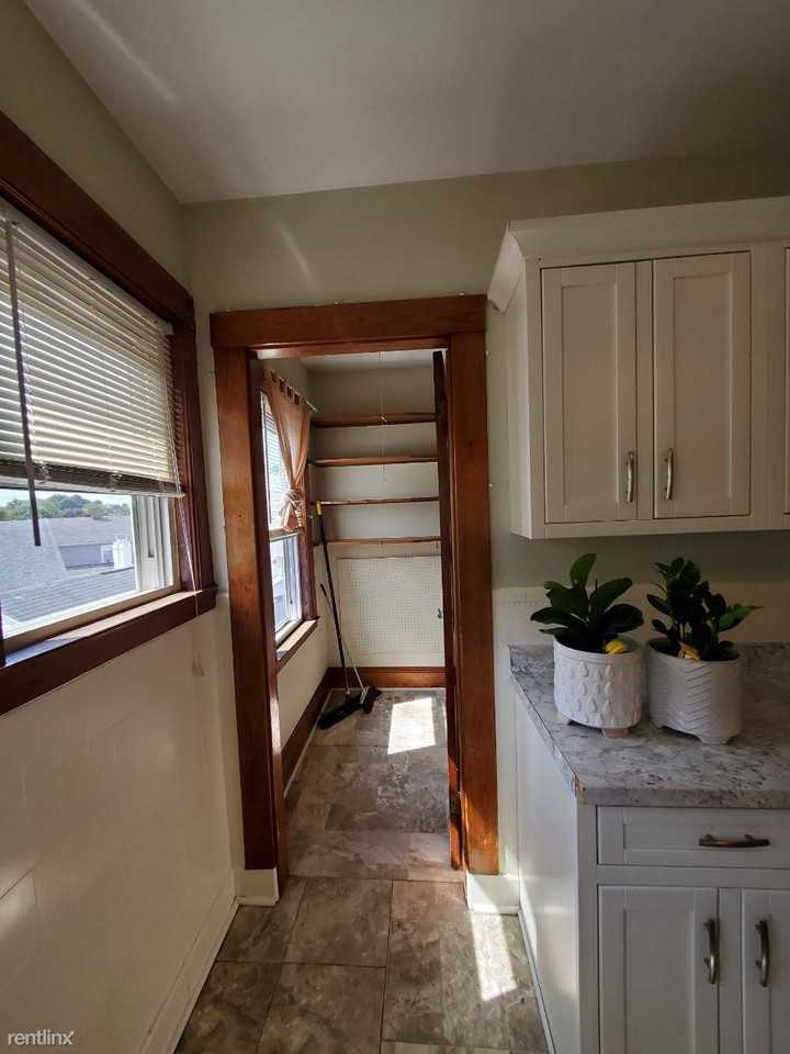 98 Shute St - Photo 3 of 7