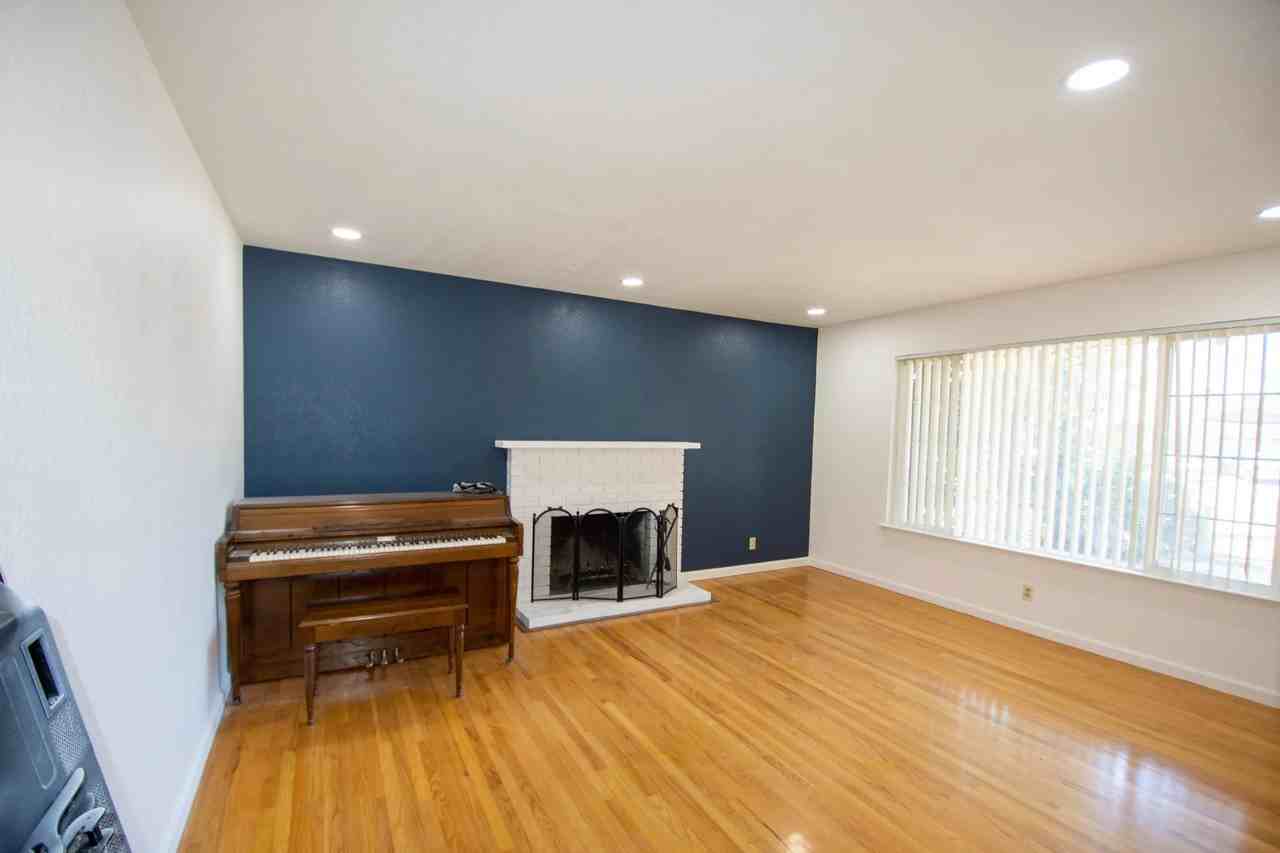 1006 Idlewood Ct - Photo 2 of 8