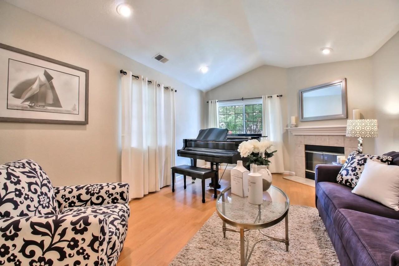 440 Coe Ave - Photo 2 of 10