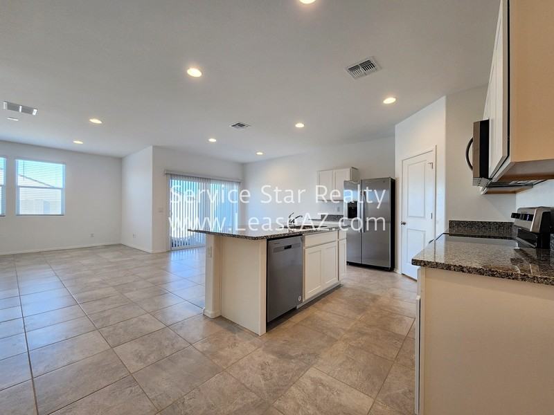 1167 W Del Monte Pl - Photo 5 of 37