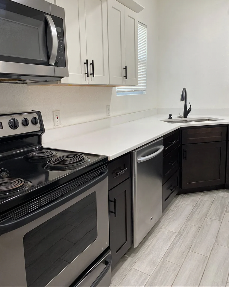 1301 11th Ave W - Photo 3 of 13