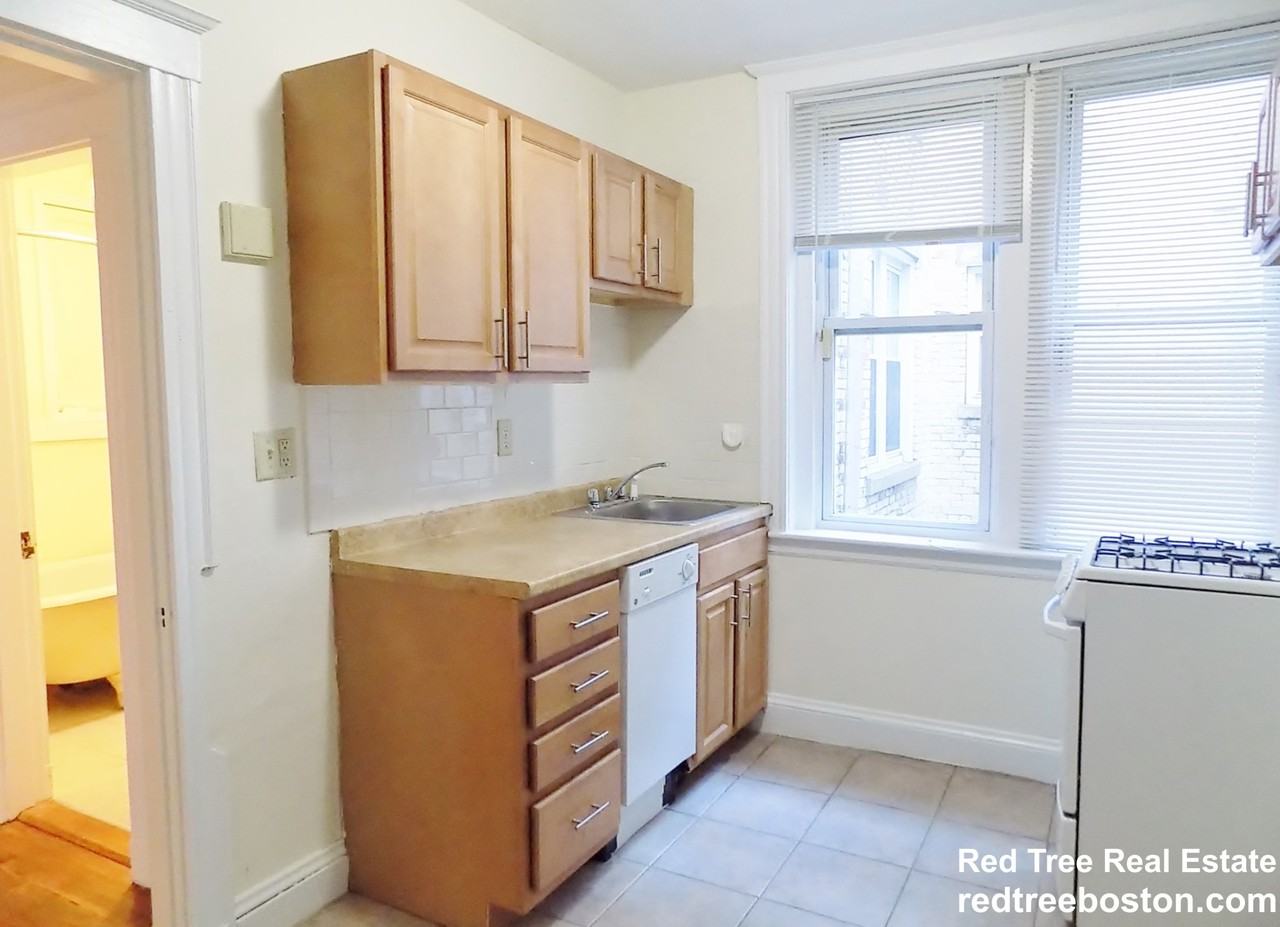11 Barrows St #1 - Photo 2 of 11