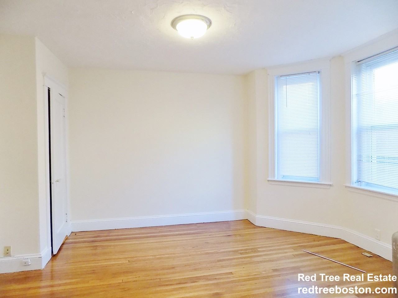 11 Barrows St #1 - Photo 4 of 11
