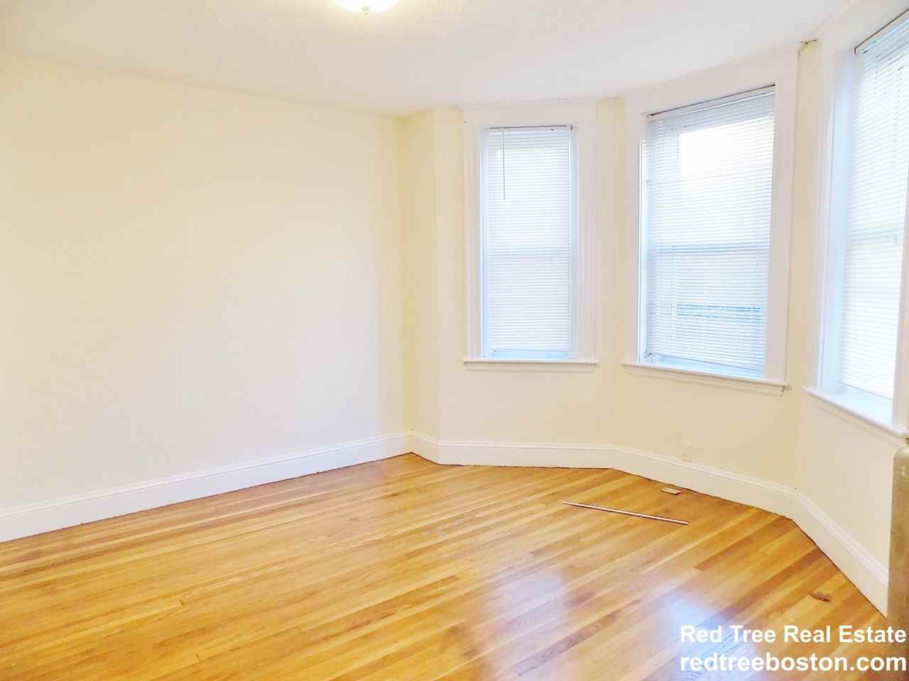 11 Barrows St #1 - Photo 5 of 11