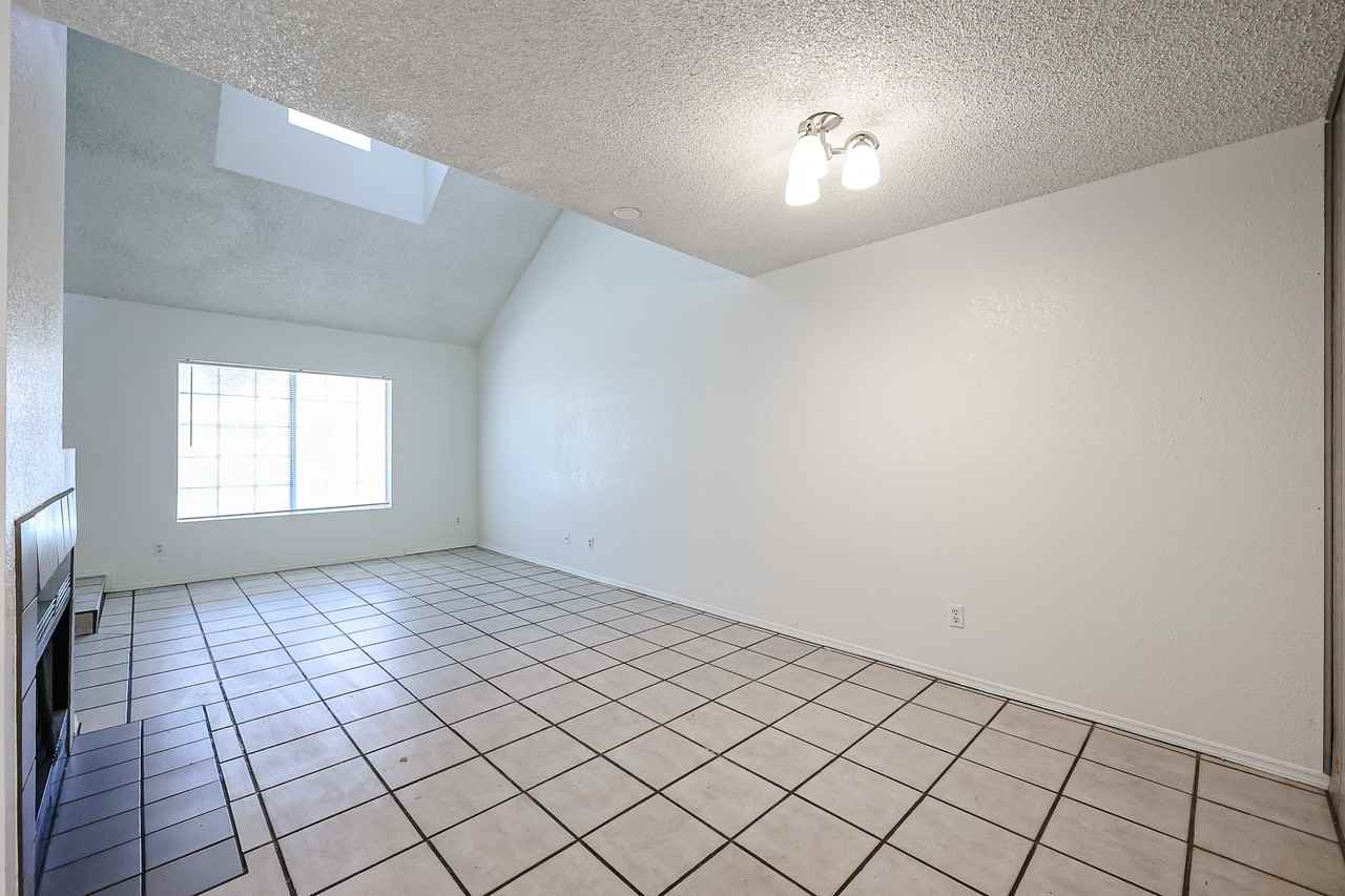 10100 N 89th Ave #40 - Photo 6 of 24