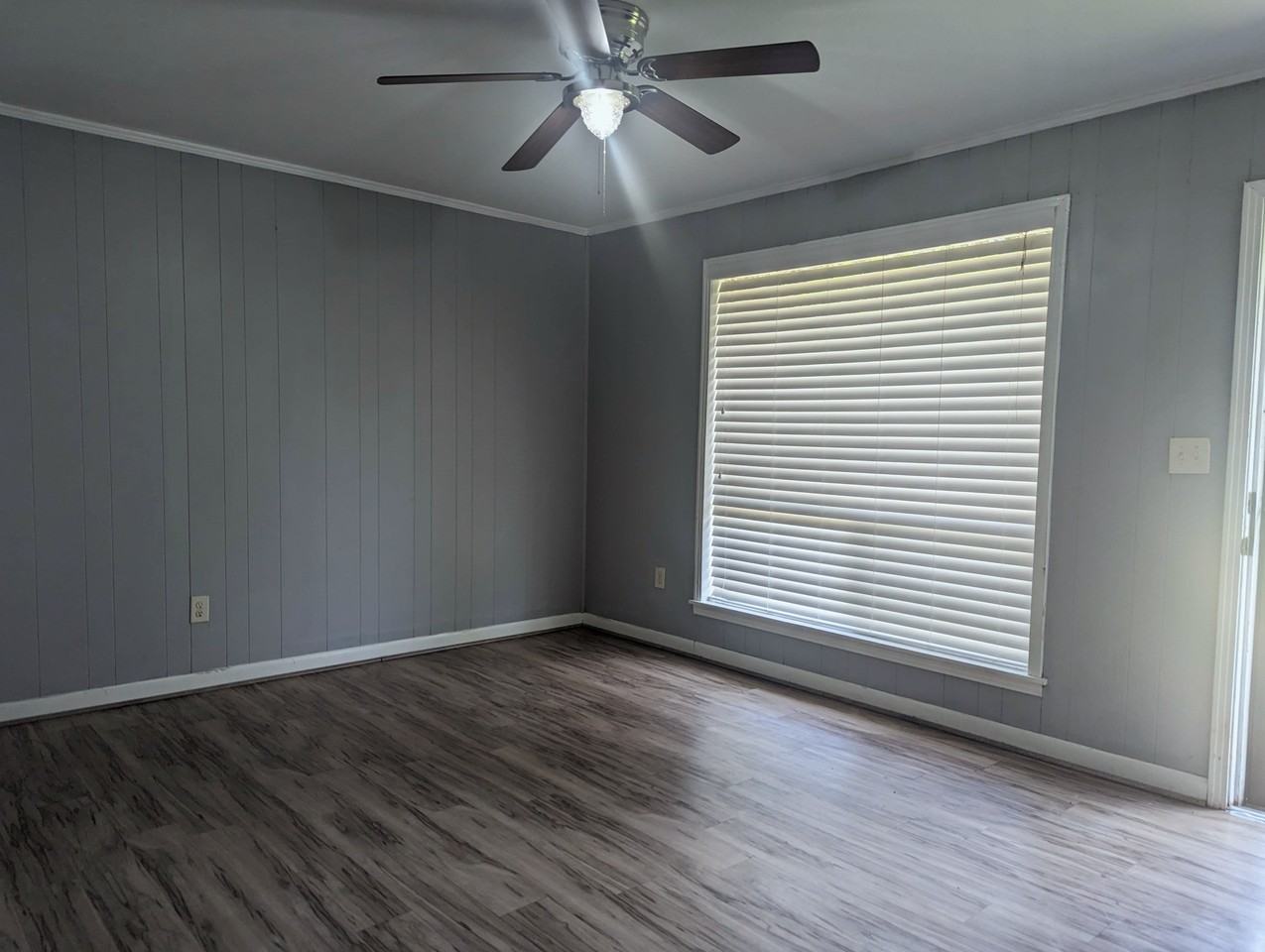 121 Norman Dr - Photo 4 of 9