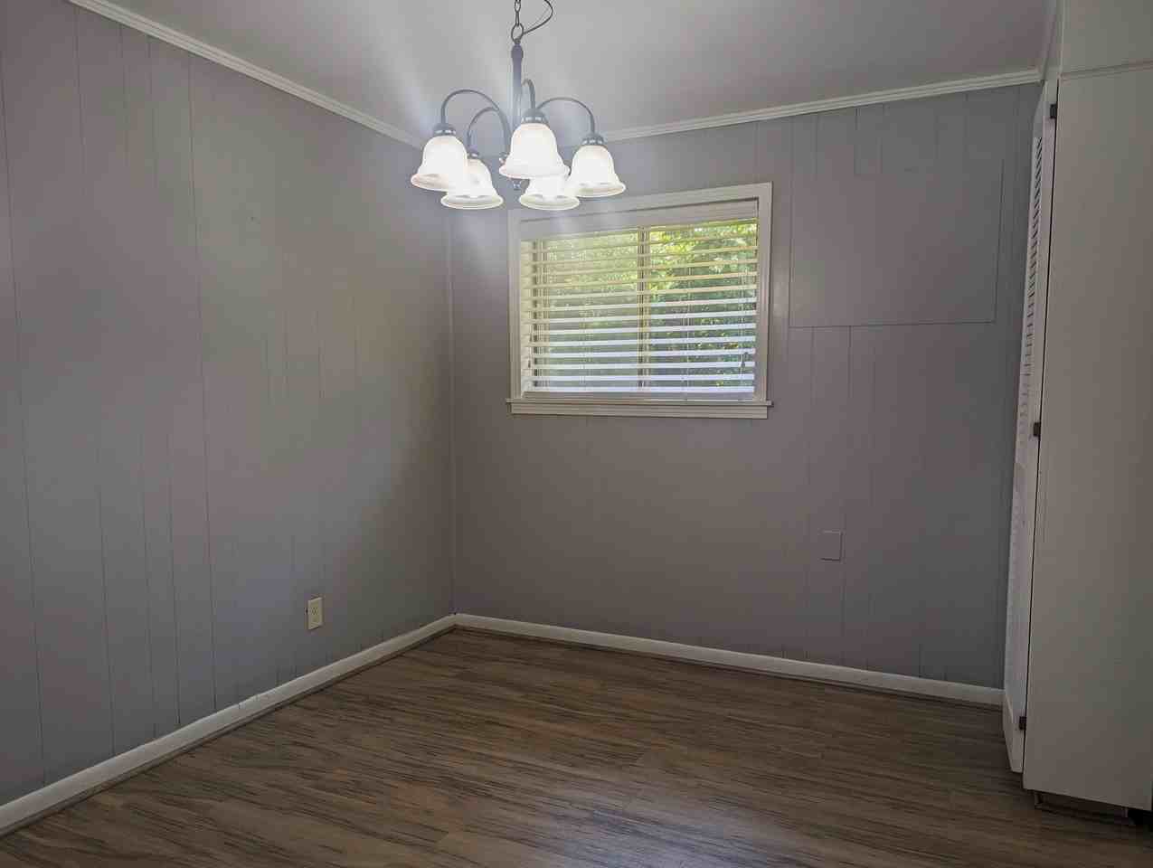 121 Norman Dr - Photo 7 of 9