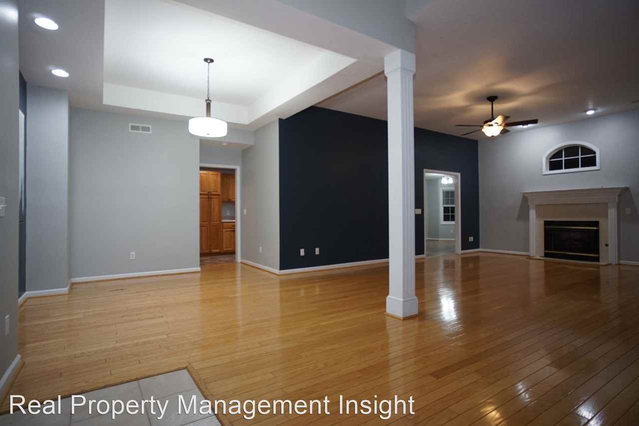 1524 Oriole Dr - Photo 3 of 20