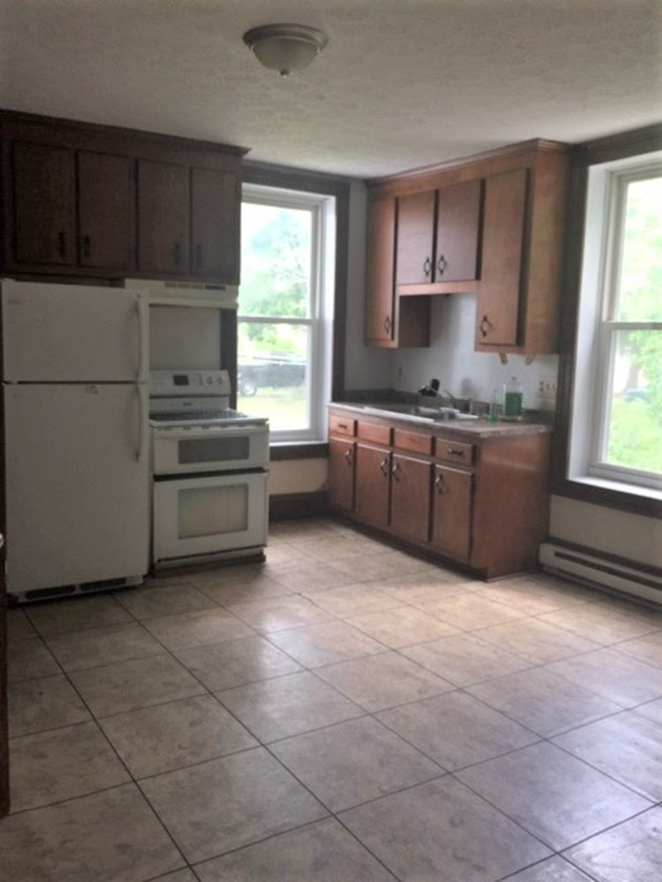 221 S Poplar Ave #C - Photo 4 of 6