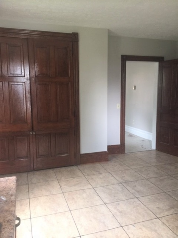 221 S Poplar Ave #C - Photo 5 of 6