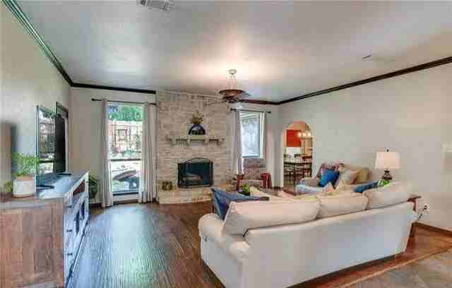 3229 Oakdale Dr #NA - Photo 2 of 4