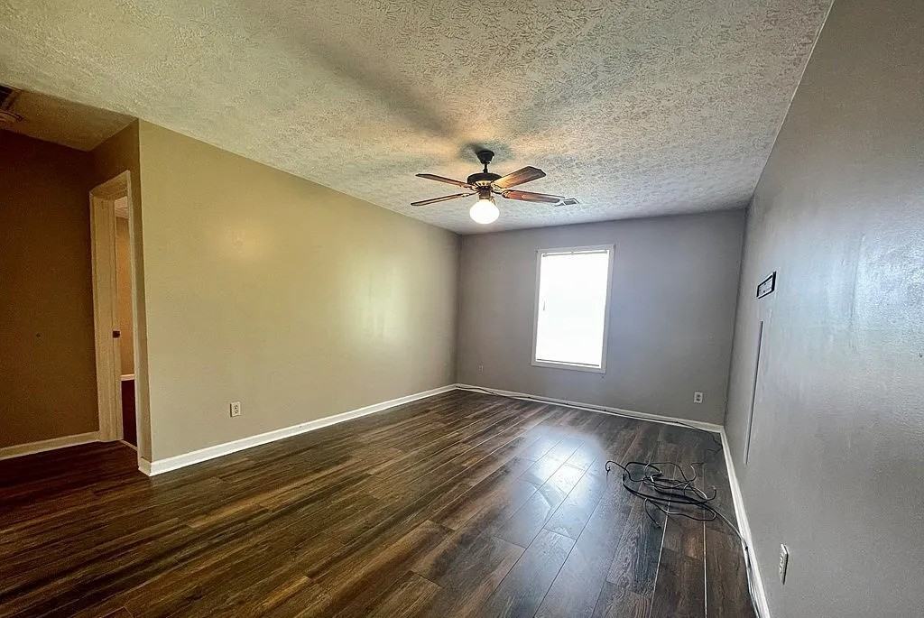 2575 Russell Springs Rd #NA - Photo 3 of 3