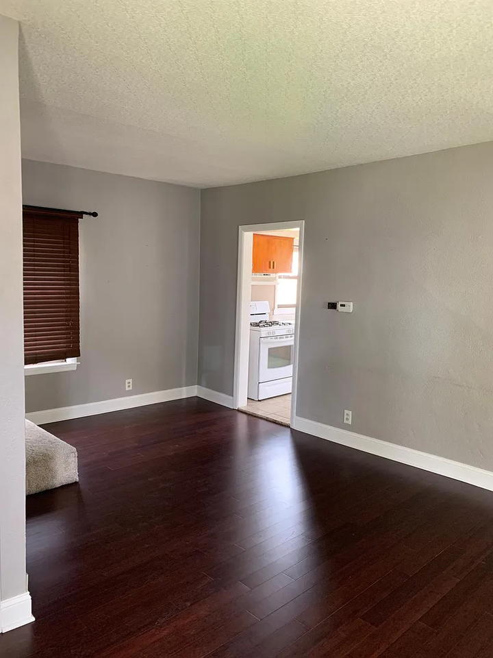 160 S Clinton Ave #NA - Photo 3 of 11