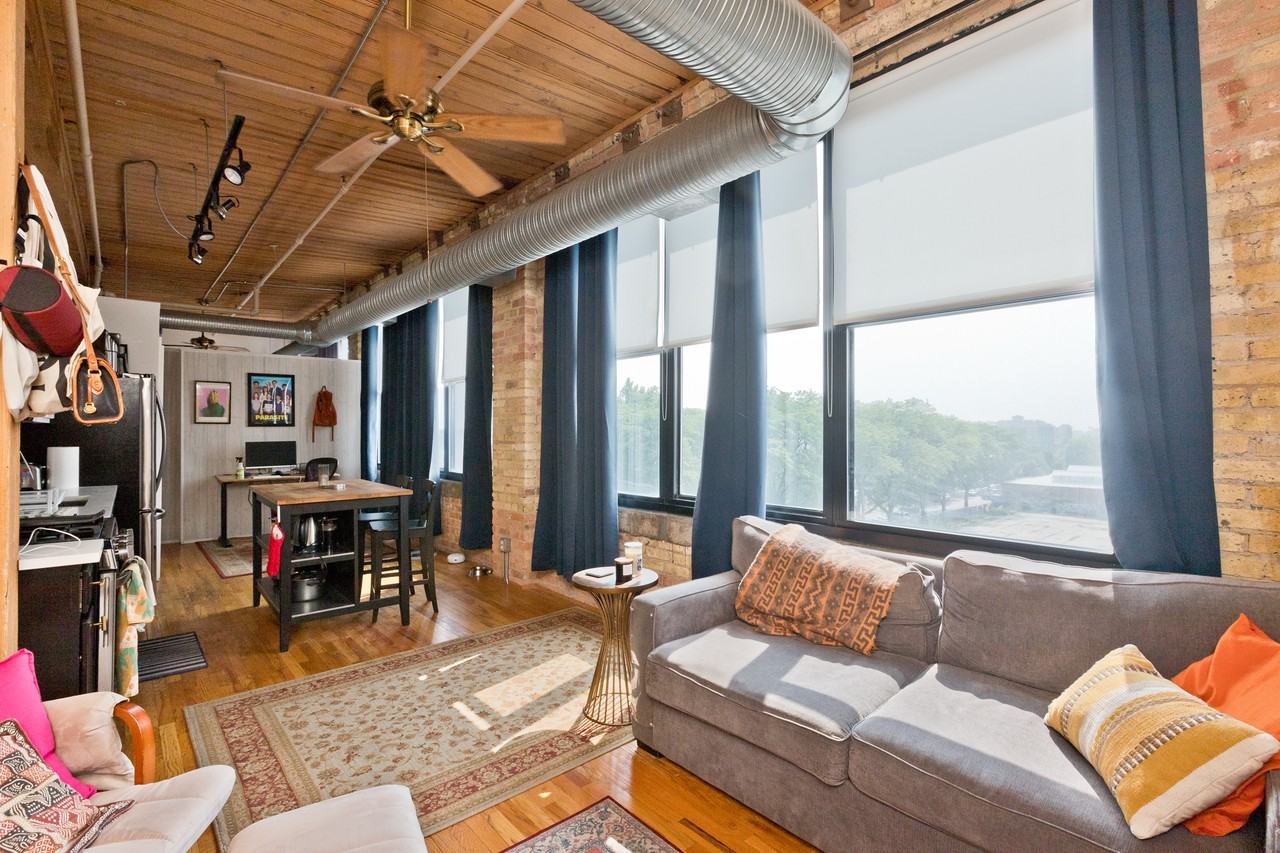 2911 N Western Ave #401