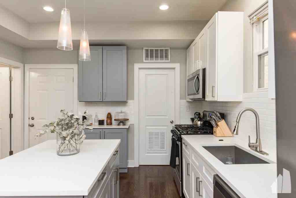 3570 W Dickens Ave #2 - Photo 5 of 27