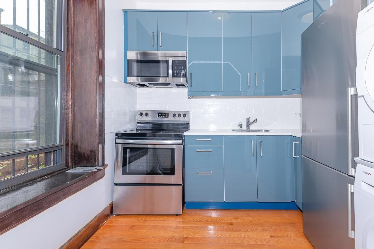 1244 Pacific St #1B - Photo 3 of 13