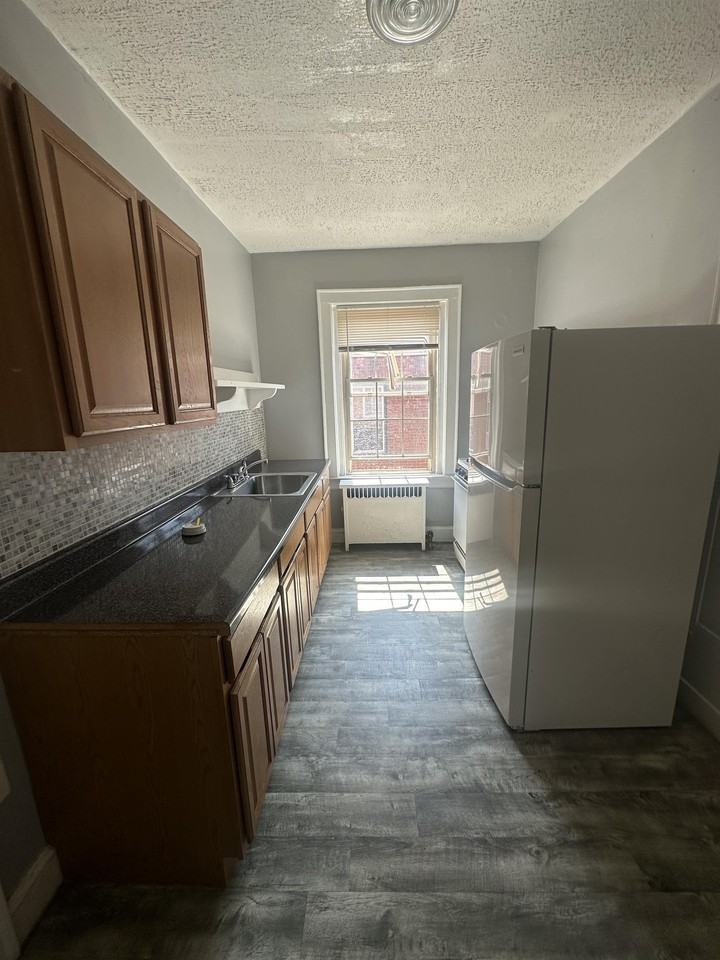 827 Elm St #827C1 - Photo 3 of 17