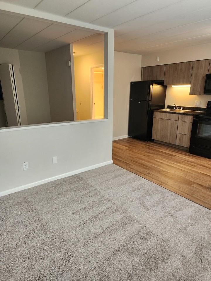 Brittany Apartments - Photo 7 of 24