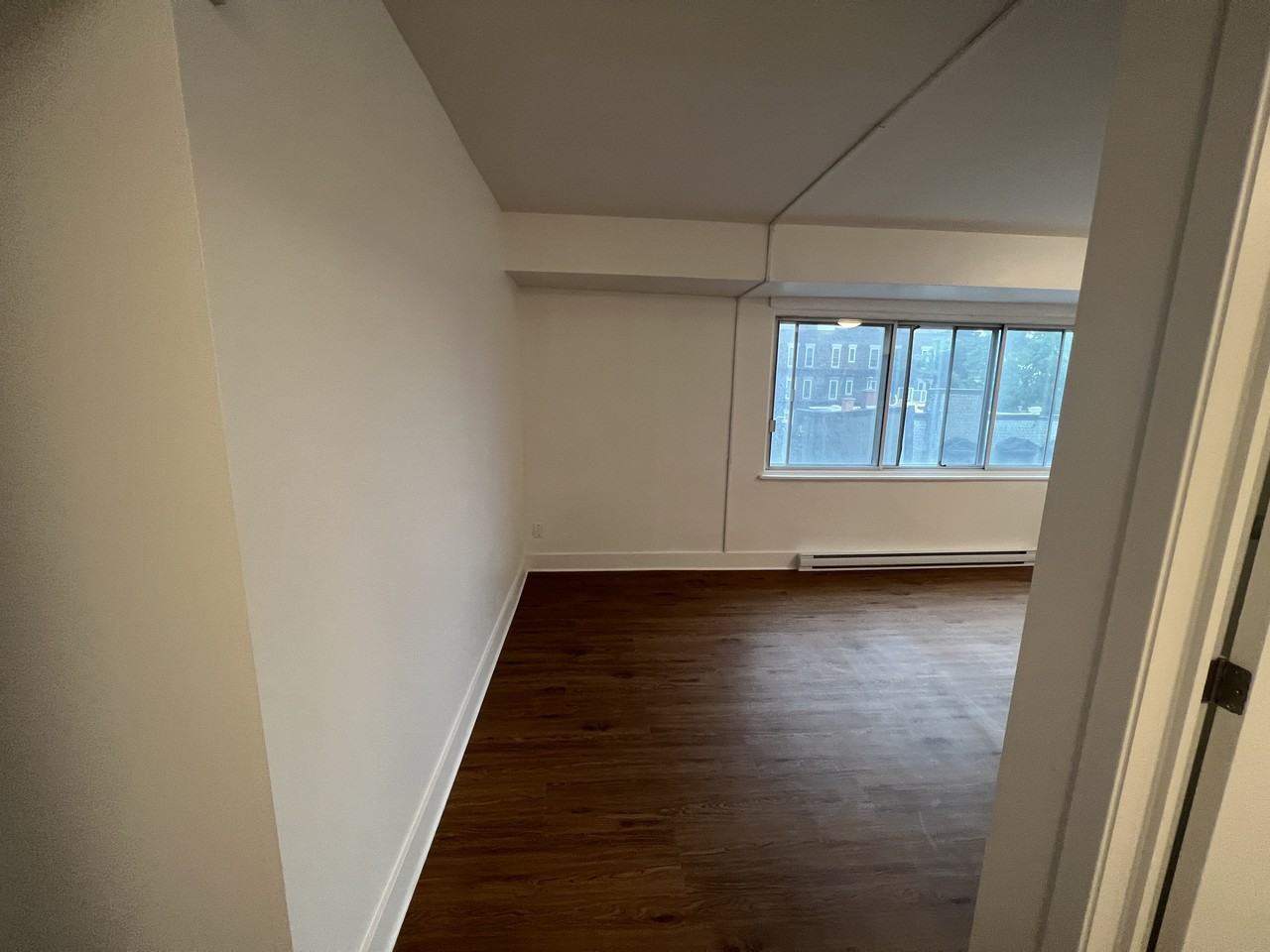 3452 Rue Aylmer, Montréal, QC H2X 2B6 Studio Apartment for 1,150/month