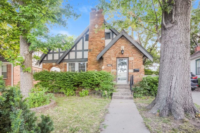 6422 Rockhill Rd - Photo 3 of 20