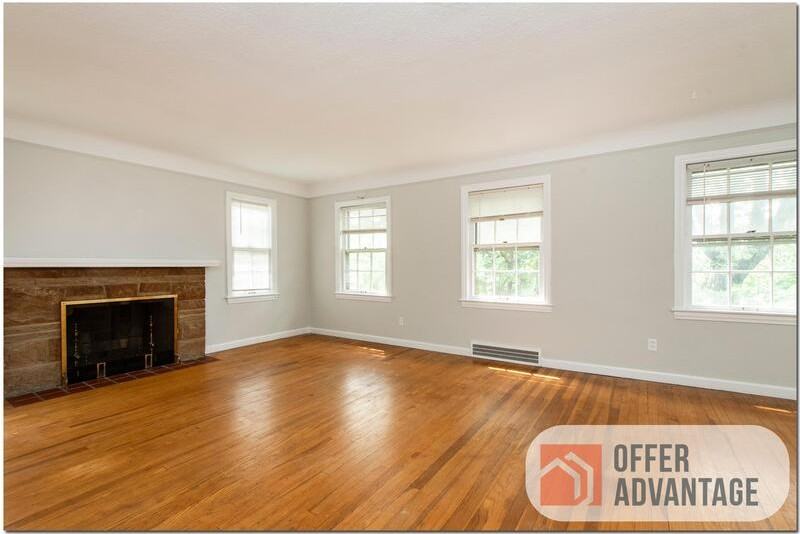 1469 Genesee Rd - Photo 3 of 10