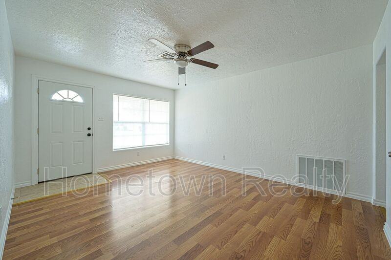 1407 Nw Logan Ave - Photo 4 of 21