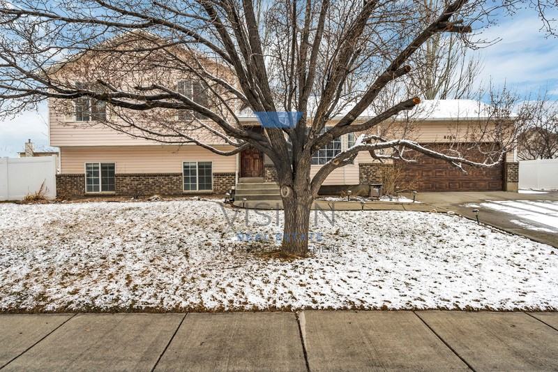 8766 Sw - Photo 2 of 17